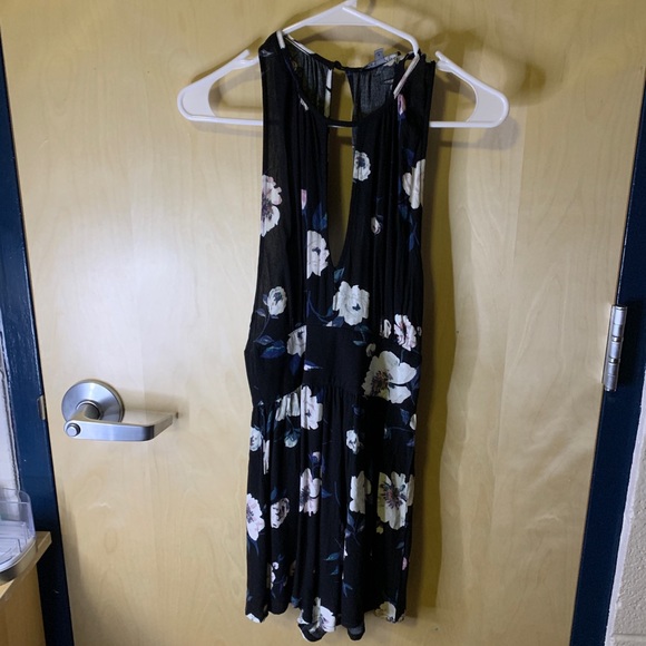 Kendall and Kylie romper - Picture 4 of 4